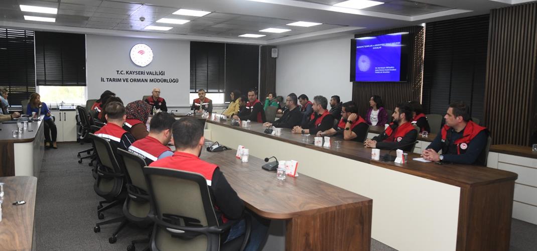  Numune Alma ve Gönderme Usulleri"  ile "Nekropsi Eğitimi"