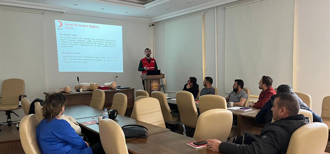 Veteriner Kontrol Enstitüsü Personeline Uygulamalı İlk Yardım Eğitimi kızılay Personelleri Tarafından Verildi.